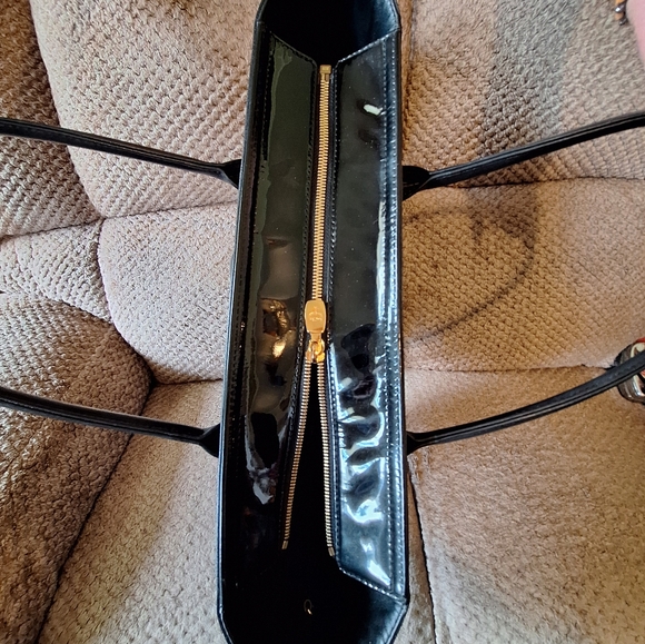 MCM Black Patent Leather Tote With Gold Hardware and Emblems - Picture 9 of 10